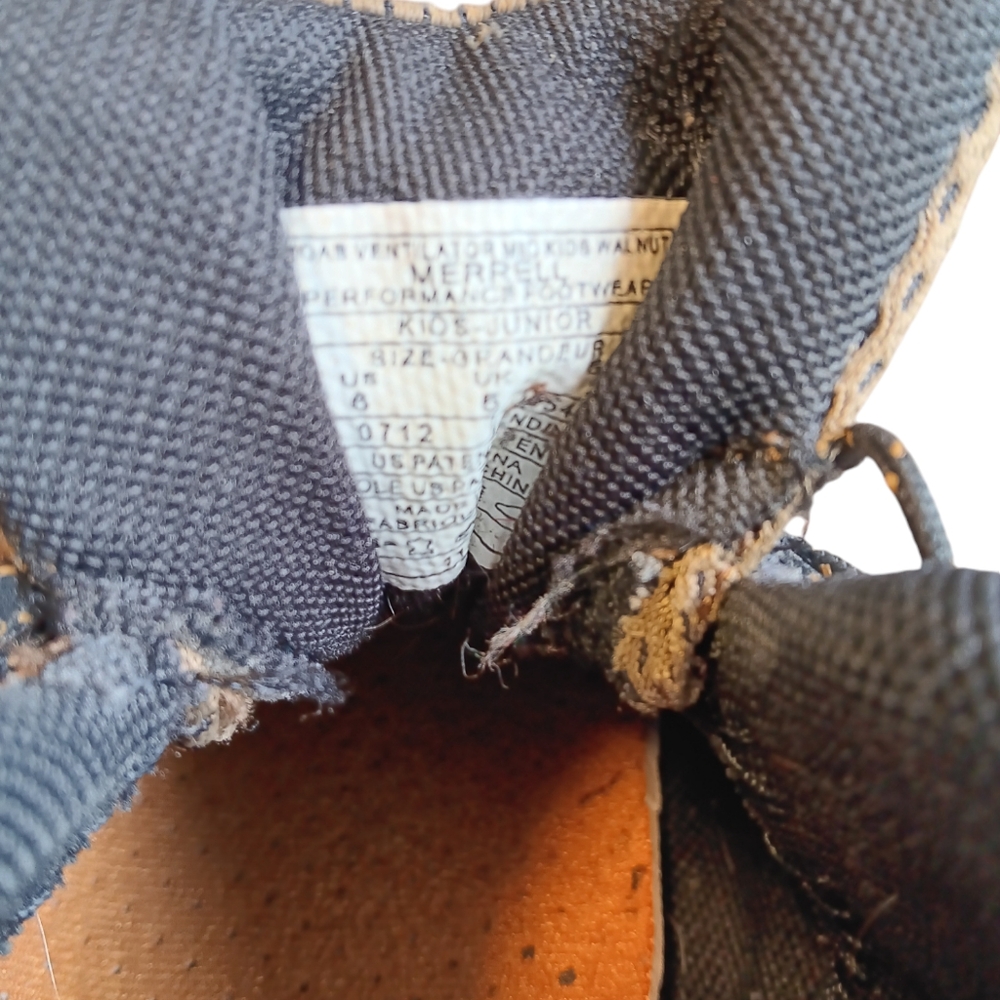 MERRELL WOMEN'S SIZE 6 HIKING SHOES. - Picture 6 of 7